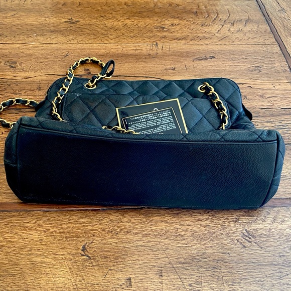 Authentic Vintage Chanel Purse - Picture 15 of 16